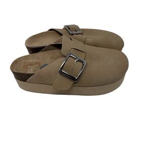 Madden Girl Tan Slide Side Buckle Slip On Flats Woman’s Size 7 READ